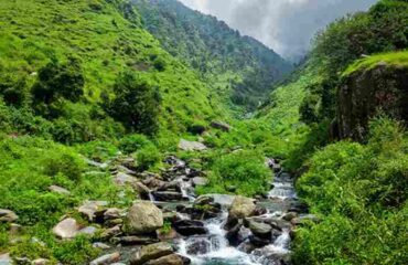 Romantic-Rendezvous-in-Kashmir_11zon